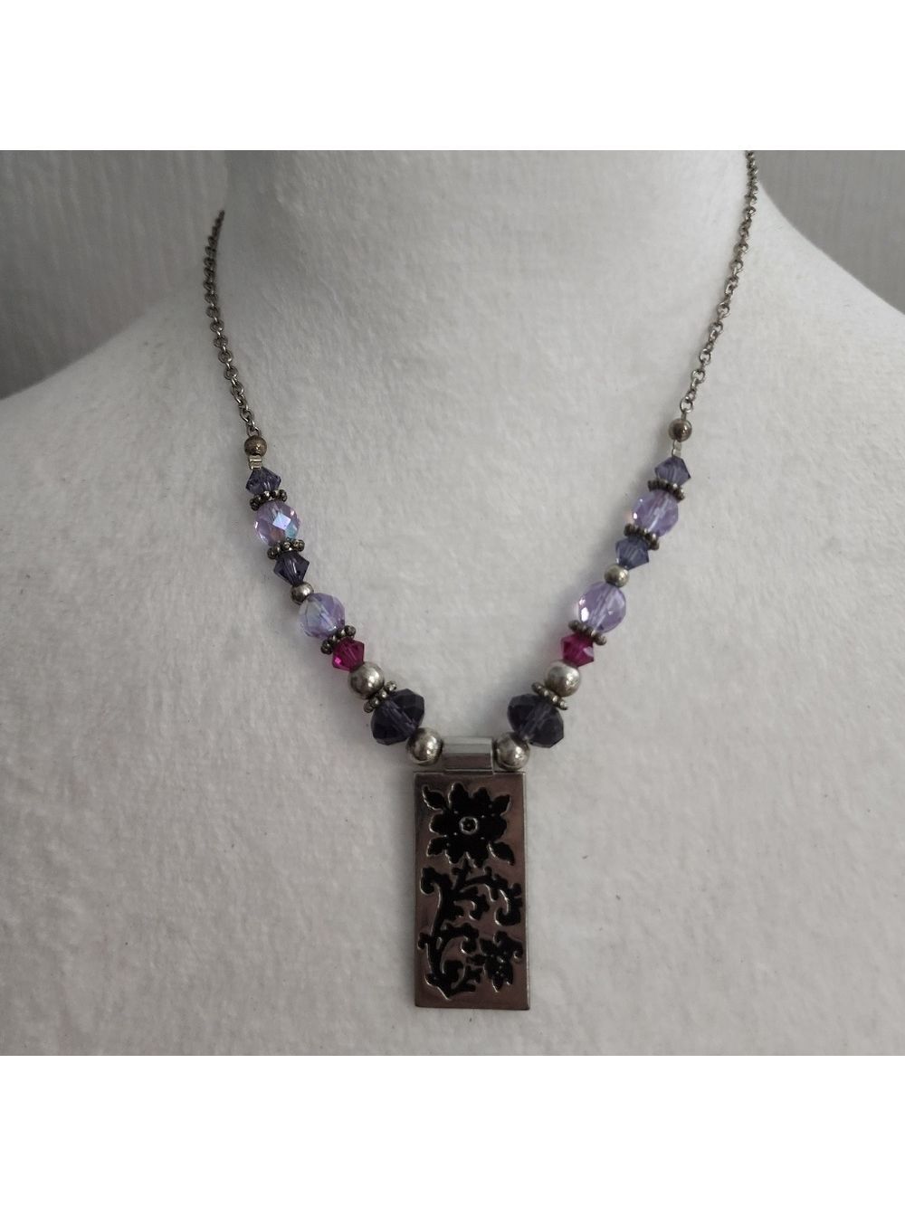 💥4 For $20💥Silvertone Black Floral Beaded Pendant Necklace